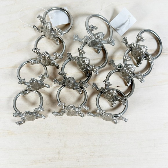 Set of 12 Metal Frog Napkin Rings - Antique Silver NEW World Market NWT Picnic - Picture 2 of 6